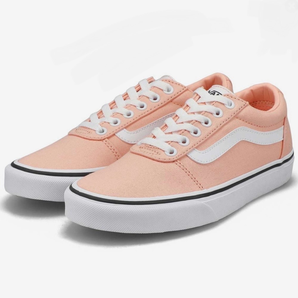Vans Missy Low Top Ward in Peach